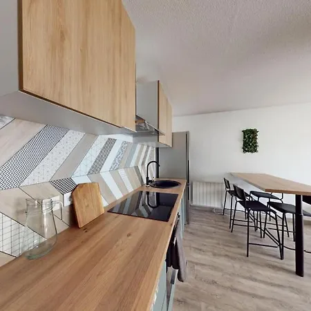 F4 - Rue Jean Le Brozec Apartment *